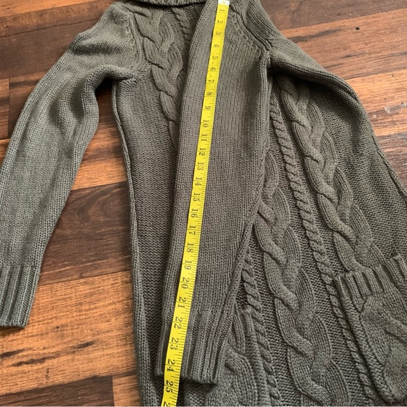 VENUS Green Cable Knit Turtleneck Sweater - Picture 7 of 12